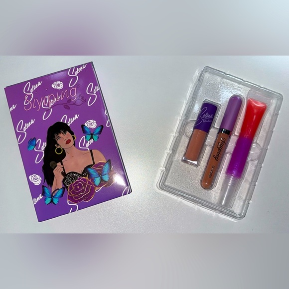 Selena lipstick kit 💕 - Picture 1 of 4
